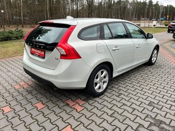 Volvo V60 I Kombi 1.6 T4 180KM 2011 Volvo V60 T4 180 KM Automat Podgrzewane fotele, zdjęcie 4
