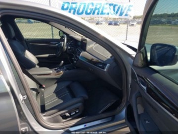 BMW Seria 5 G90-91 2023 BMW Seria 5 M550i xDrive 2023 4.4l 4.4 Benzyna 523KM, zdjęcie 6