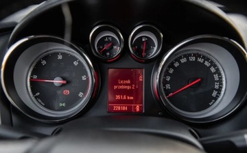 Opel Astra J Sports Tourer 1.7 CDTI ECOTEC 125KM 2011 Opel Astra 1,7CDTI COSMO Chip na 155KM Xenon Ledy Pol Skora Full Alu Polec, zdjęcie 17