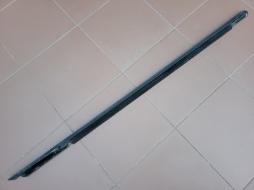 LIŠTA DVEŘE MERCEDES S W221 LEVÝ PŘEDNÍ ZHRNUJÍCÍ CHRÓM ŘIDIČE