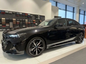 BMW Seria 5 G90-91 Touring 2.0 520d 197KM 2025 520d xDrive Sport Sedan 2.0 (197KM) 2025, zdjęcie 1