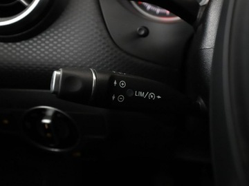 Mercedes Klasa A W176 Hatchback 5d Facelifting 180 122KM 2015 Mercedes A 180 półskóra navi grzane fotele, zdjęcie 31