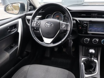 Toyota Corolla XI Sedan 1.4 D-4D 90KM 2015 Toyota Corolla 1.4 D-4D, Salon Polska, Klima, zdjęcie 6