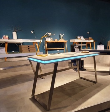 Тифлис письменный стол, белый туалетный столик, матовый лак + светодиод