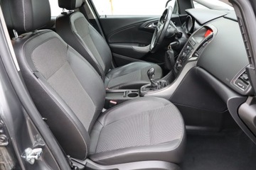 Opel Astra J Hatchback 5d 2.0 CDTI ECOTEC 160KM 2010 Opel Astra 2.0 CDTI, Klima, Klimatronic, Tempomat, zdjęcie 8