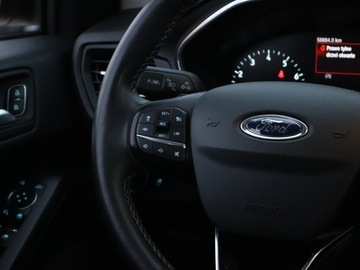 Ford Focus III Hatchback 5d facelifting 1.0 EcoBoost 125KM 2018 Ford Focus 1.0 EcoBoost, Automat, Skóra, Navi, zdjęcie 20