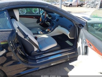 Mercedes SL R230/2 2009 Mercedes-Benz SL 550 2009 5.5 Benzyna 382KM, zdjęcie 9