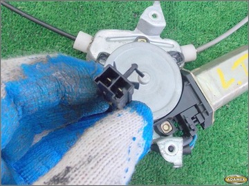 NISSAN MAXIMA QX 98R - ZVEDÁK OKNO LEVÝ ZADNÍ