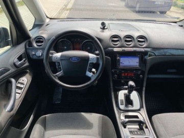 Ford Galaxy III Van Facelifting 2.0 Duratorq TDCi DPF 140KM 2012 Ford Galaxy AUTOMAT POWER SHIFT NAWIGACJA PARKTRONIC GRZANA SZYBA FOTELE 7, zdjęcie 9