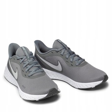 Nike Buty sportowe Revolution 5 r. 41