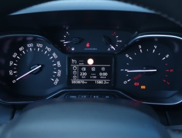 Citroen C3 Aircross  I Crossover 1.2 PureTech 131KM 2017 Citroen C3 Aircross 1.2 PureTech, Salon Polska, zdjęcie 10