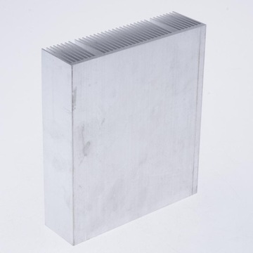 Алюминиевый радиатор 130x38x150 мм.