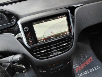 Peugeot 2008 I SUV Facelifting 1.2 PureTech 110KM 2019 Peugeot 2008 GT Line Automat Klimatronik Komputer Tempomat 1.2 Benzyna, zdjęcie 19