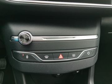 Peugeot 308 II SW Facelifting 1.2 PureTech 110KM 2018 PEUGEOT 308 SW II 1.2 Benzyna 110KM, Manual, Active, SW, zdjęcie 21
