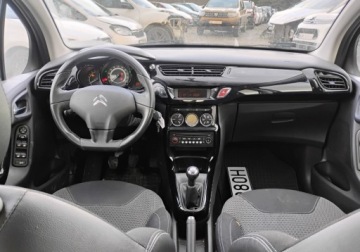 Citroen C3 II Hatchback facelifting 1.2 VTi 82KM 2014 Citroen C3 2014r, SALON POLSKA. 1.2 Benzyna. Lekko przetarty prawy bok. Je, zdjęcie 5