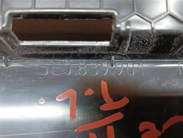 LIŠTA DVEŘE 5E0839901 SKODA OCTAVIA III 5E LEVÝ ZADNÍ