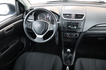 Suzuki Swift V Hatchback 3d Facelifting 1.2 VVT 94KM 2015 Suzuki Swift 1.2, Salon Polska, Serwis ASO, Klima, zdjęcie 6