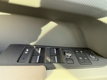 Land Rover Defender IV (L663) 90 3.0 i6P 400KM 2020 Land Rover Defender First Edition. 400 KM. Bezwyp., zdjęcie 32