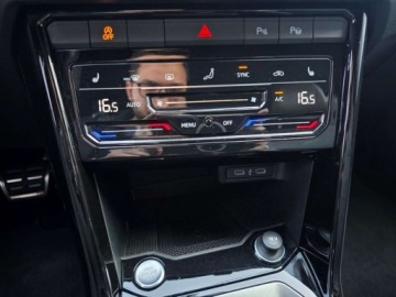 Volkswagen T-Roc I SUV Facelifting 1.5 TSI ACT 150KM 2024 Volkswagen T-Roc 1.5TSI 150KM R-Linie DSG FV23 Pakiet Tech Pakiet Zimowy T, zdjęcie 19