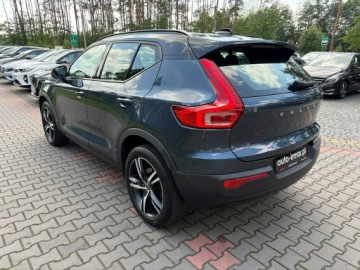 Volvo XC40 Crossover Facelifting 2.0 B3 163KM 2022 Volvo XC 40 2.0 R-Design Panorama Kamery Harman, zdjęcie 5