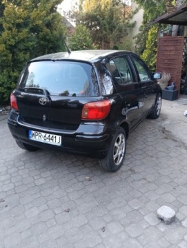 Toyota Yaris I 1.3 i 16V 86KM 2004 Toyota Yaris 1.3 benzyna, 2004 r., 5-drzwiowy, zdjęcie 3