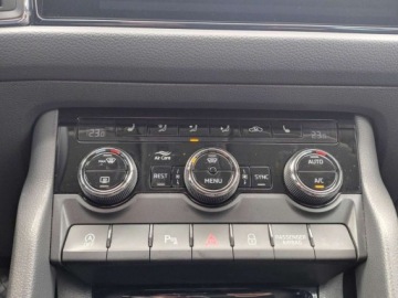 Skoda Kodiaq I SUV Facelifting 2.0 TDI SCR 150KM 2022 Skoda Kodiaq podgrzewane fotele kanapa virtual cockpit el. klapa 2.0, zdjęcie 17