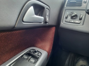 Volvo C30 Hatchback 3d 1.6 D DRIVe 109KM 2009 Volvo C30 1.6 D 109 KM Nowy Rozrząd Sprzęgło, zdjęcie 35