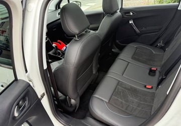 Peugeot 2008 I SUV Facelifting 1.2 PureTech 110KM 2017 Peugeot 2008 1.2 T NAVI Ledy Panorama dach 1.2 Benzyna 110KM, zdjęcie 12