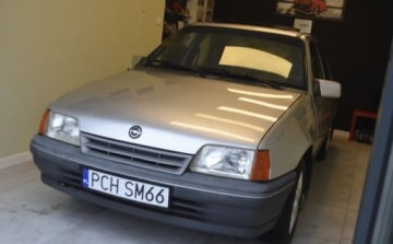 Opel Kadett E Sedan 1.4 i 60KM 1991 Opel Kadett Opel Kadett 1.4 GL 1.4 Benzyna 60KM, zdjęcie 23