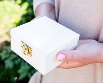 Деревянная шкатулка со мхом для обручальных колец ИНИЦИАЛЫ Украшение жениха и невесты