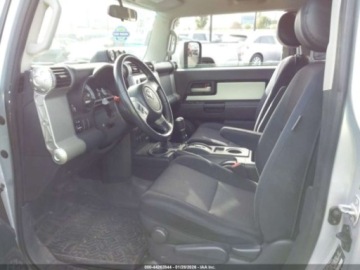 Toyota FJ Cruiser 4.0 239KM 2007 Toyota FJ 2007 r., 4,0L 4.0 Benzyna 239KM, zdjęcie 8