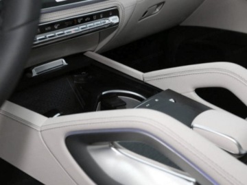 Mercedes GLE V167 SUV Facelifting 2.0 300d 269KM 2025 MERCEDES-BENZ GLE 300 d 4-Matic AMG Line 2.0 (269KM) 2025, zdjęcie 8