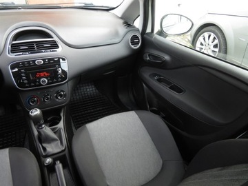 Fiat Punto Punto 2012 Hatchback 5d 1.4 77KM 2016 Fiat Punto 1.4, Salon Polska, Serwis ASO, GAZ, zdjęcie 7