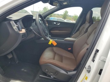 Volvo XC60 II 2023 Volvo XC 60 2023 PLUS 2.0 Benzyna 247KM, zdjęcie 6