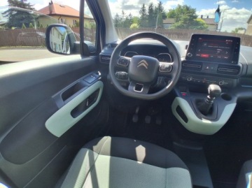 Citroen Berlingo III Osobowy M 1.5 BlueHDi 131KM 2021 Citroen Berlingo XL LONG PFRON Do osób niepełnosprawnych wózek inwalida, zdjęcie 17