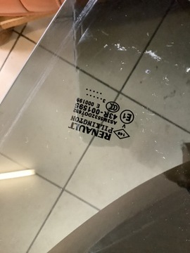 RENAULT CAPTUR I SKLO (OKNO) DVEŘE LEVÝ ZADNÍ , ZELENÁ