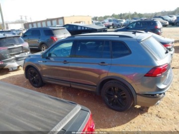 Volkswagen Tiguan II 2022 Volkswagen Tiguan 2022 Volkswagen Tiguan 2.0T SE R-Line Black FWD 2.0 184KM, zdjęcie 1