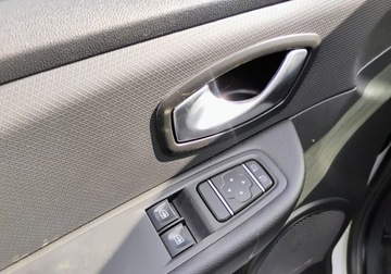 Renault Clio IV Hatchback 5d Facelifting 1.5 Energy dCi 75KM 2019 Renault Clio 2019r, 1.5 DCI. VAN, Uszkodzony przod. Faktura VAT 23 brutto., zdjęcie 9