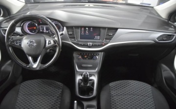 Opel Astra K Hatchback 5d 1.4 Turbo 125KM 2017 Opel Astra Polski salon _ 1.4 benzyna 125 KM _ 1.4 Benzyna 125KM, zdjęcie 4