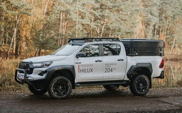 Toyota Hilux VIII Podwójna kabina Facelifting 2024 2.8 D-4D 204KM 2025 Toyota Hilux Zawieszenie Old Man Emu Wyciagarka Warn Oswietlenie Lazer N, zdjęcie 8