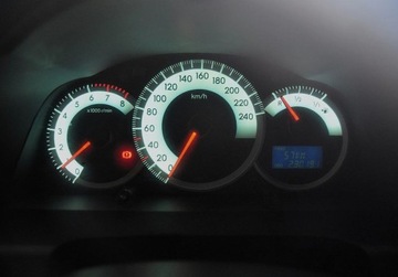 Toyota Corolla Verso E120 1.8 VVT-i 130KM 2007 Toyota Corolla Verso 1.8 benzyna 7 miejsc Klimatronic 1.8 Benzyna 129KM, zdjęcie 11