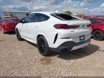 BMW X6 G06 2023 BMW X6 M50i 2023 4.4l 4.4 Benzyna 523KM, zdjęcie 3