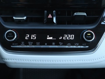 Toyota Corolla XII TS Kombi 1.2 Turbo D-4T 116KM 2019 Toyota Corolla 1.2 Turbo, Salon Polska, zdjęcie 14