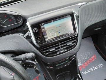 Peugeot 2008 I SUV Facelifting 1.2 PureTech 110KM 2016 Peugeot 2008 GT-Line Navi Klimatronik Sensor Elektryka LED PDC Alu 1.2, zdjęcie 20