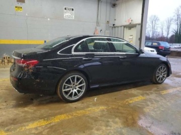 Mercedes Klasa E W213 2022 Mercedes-Benz Klasa E E 350 2.0 Benzyna 255KM, zdjęcie 4