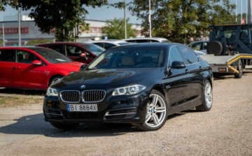 BMW Seria 5 F10-F11 Limuzyna Facelifting 535i 306KM 2014 BMW Seria 5 BMW SERIA 5 VI (F07F10F11) 535 xDrive 306KM 3.0 Benzyna 306KM