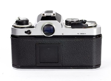 NIKON FE SILVER BODY SLR 35 мм