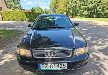Audi A4 B5 Sedan 1.6 i 101KM 1998 Audi A4 Limousine Zarejestrowany - benzyna - 1,6 - 101 KM 1.6 Benzyna 101KM, zdjęcie 1
