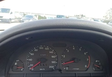 Suzuki Swift III Hatchback 1.0 i 53KM 2002 Suzuki Swift Suzuki Swift Benzyna 53KM, zdjęcie 13