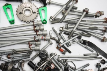 KAWASAKI Z1000 14-19 КОМПЛЕКТ БОЛТОВ КРЕПЛЕНИЯ ДВИГАТЕЛЯ